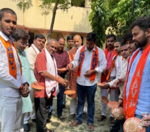 संस्कृतविद्या विभाग एवं ए.वी.पी. कार्यकर्ताओं द्वारा पशु-पक्षियों हेतु ‘सकोरा अभियान’ संचालित।