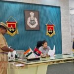सुलतानपुर।जनसमस्याओं के त्वरित निस्तारण को लेकर पुलिस अधीक्षक श्रीमती चारू निगम एक्शन मोड में नजर आईं