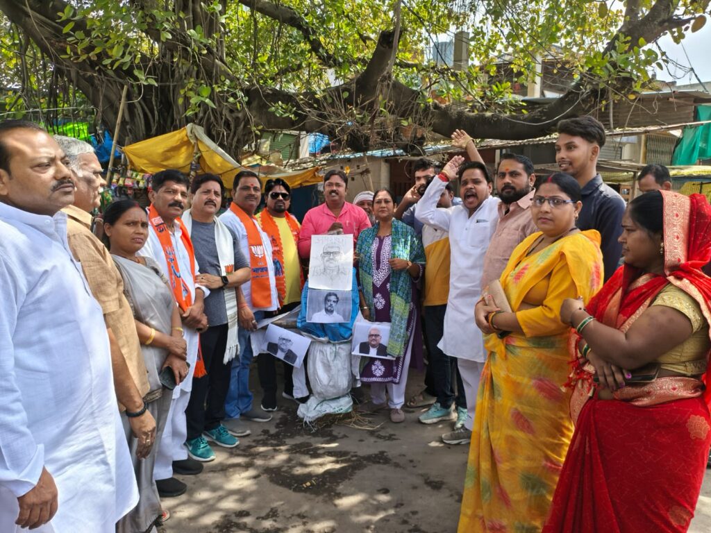 कैंट विधानसभा के सभी मंडलों में राहुल गांधी और अजय राय का पुतला फूंका गया