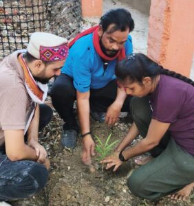 विश्व पर्यावरण दिवस के अवसर पर युवा फाउंडेशन एवं ड्रीम अ लाइट सामाजिक संस्था के सदस्यों द्वारा सामूहिक रूप से वृक्षारोपण कार्यक्रम का आयोजन किया गया।