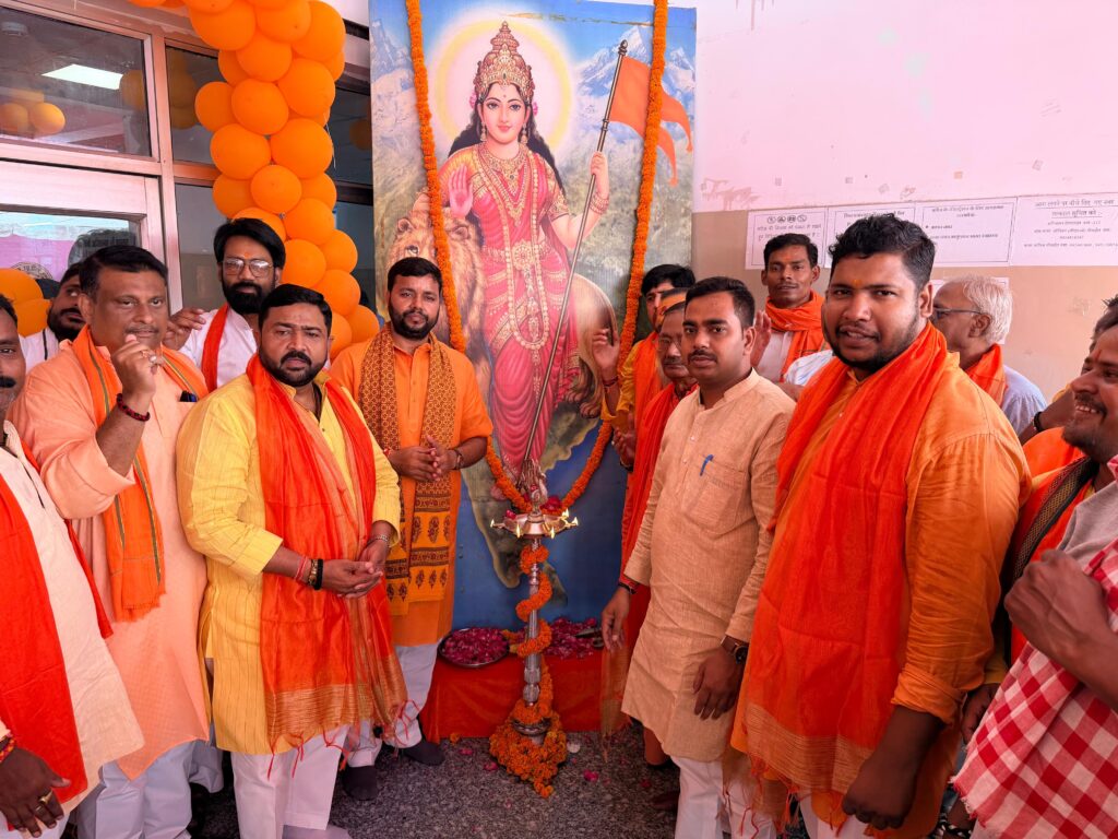 योगी आदित्यनाथ के जन्मदिवस पर 440 यूनिट रक्तदान, युवाओं ने दिखाई सेवा भावना।