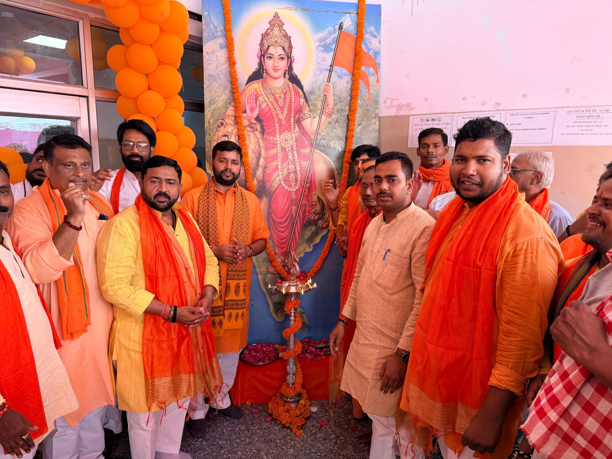 योगी आदित्यनाथ के जन्मदिवस पर 440 यूनिट रक्तदान, युवाओं ने दिखाई सेवा भावना।