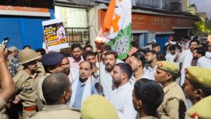 नीट परीक्षा घोटाले के विरोध में युवा कांग्रेस का मशाल जुलूस, धर्मेंद्र प्रधान के इस्तीफे की मांग।