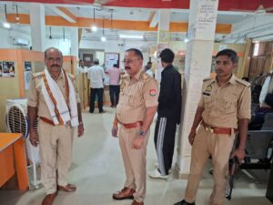 जनपद में सुरक्षित बैंकिंग एवं अपराध नियंत्रण हेतु सुलतानपुर पुलिस द्वारा व्यापक ‘बैंक चेकिंग’ अभियान, तथा संदिग्ध व्यक्ति एवं वाहन चेकिंग की गयी।
